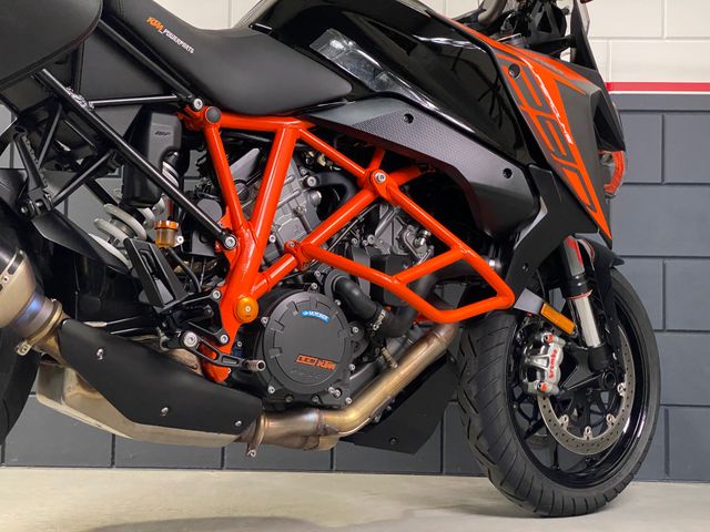 ktm - 1290-super-duke-gt