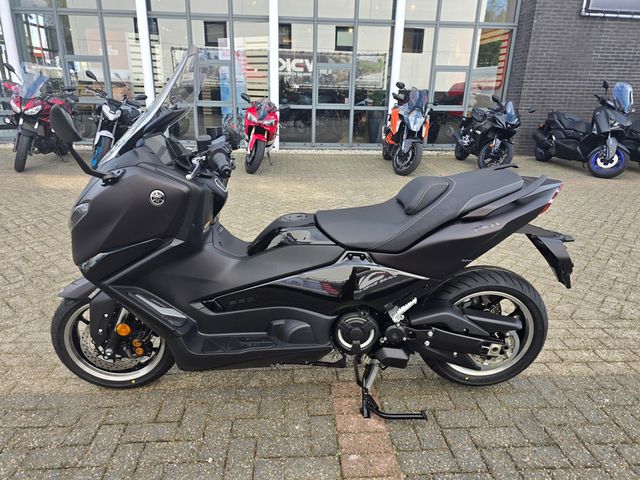 yamaha - tmax-tech-max-560