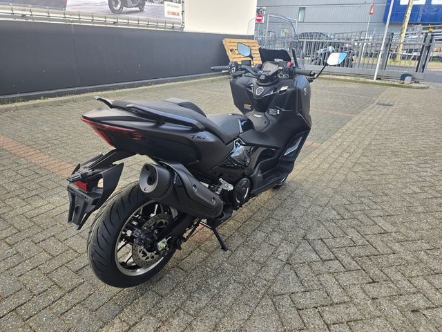 yamaha - tmax-tech-max-560