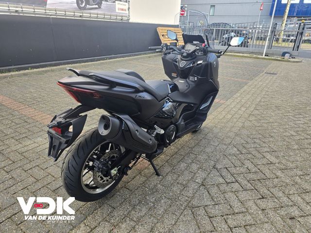 yamaha - tmax-tech-max-560