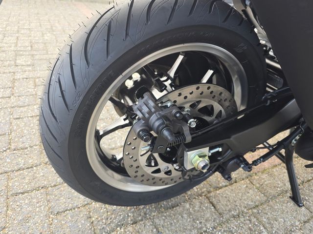 yamaha - tmax-tech-max-560