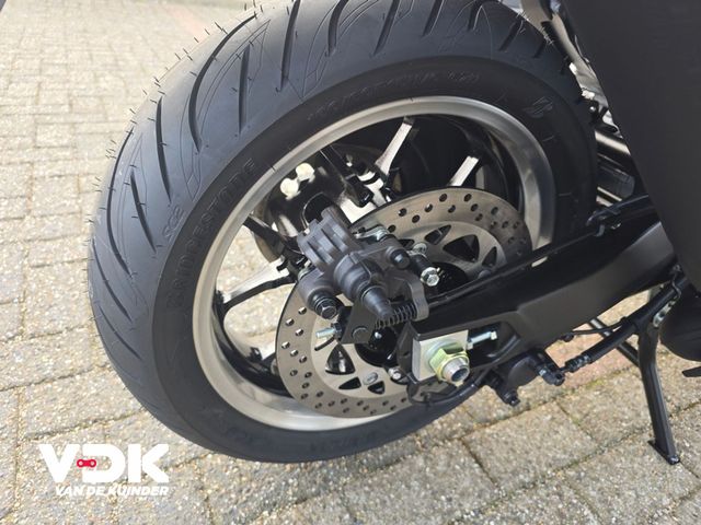 yamaha - tmax-tech-max-560