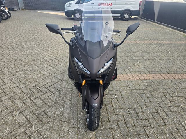 yamaha - tmax-tech-max-560
