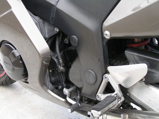 honda - cbr-1100--xx-super-blackbird