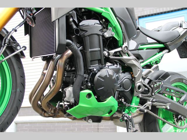 kawasaki - z900-se