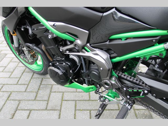 kawasaki - z900-se