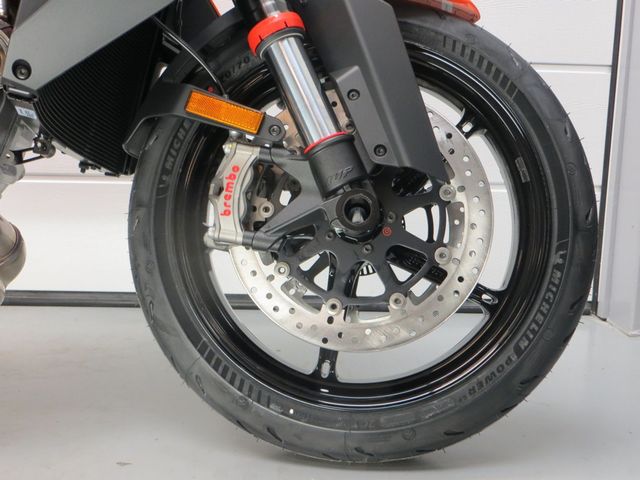 ktm - 1390-super-duke-r