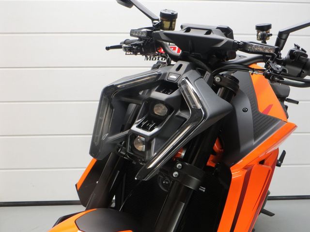ktm - 1390-super-duke-r