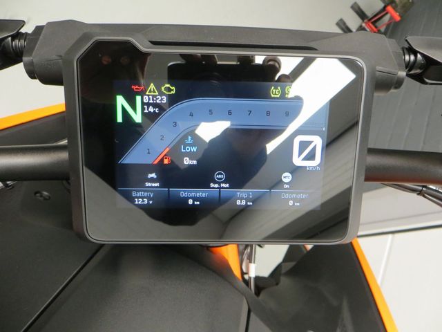 ktm - 1390-super-duke-r