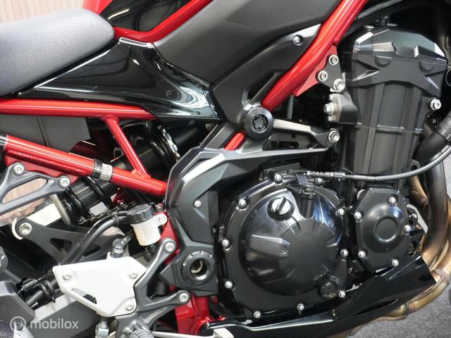 kawasaki - z900