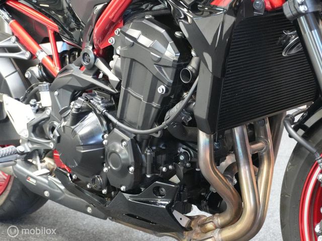 kawasaki - z900