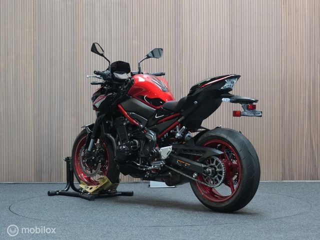 kawasaki - z900