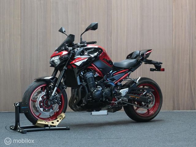 kawasaki - z900