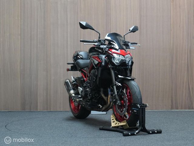 kawasaki - z900