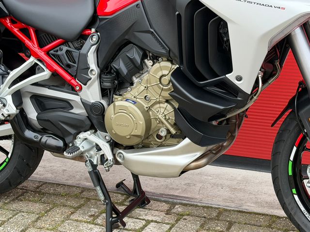 ducati - multistrada-v4-s