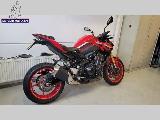 kawasaki - z900