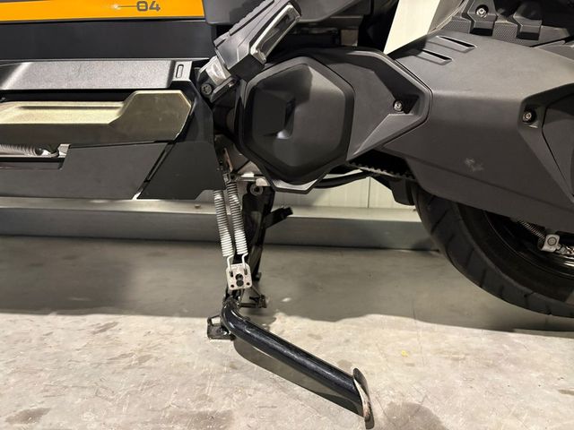 bmw - ce-04