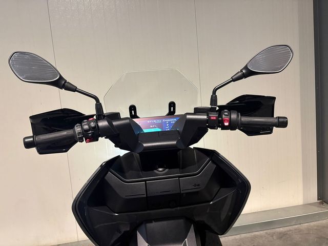 bmw - ce-04