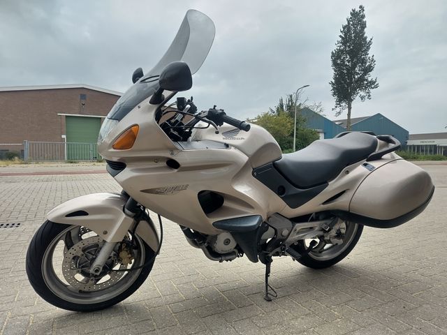 honda - nt-650-v-deauville