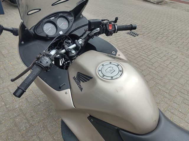 honda - nt-650-v-deauville