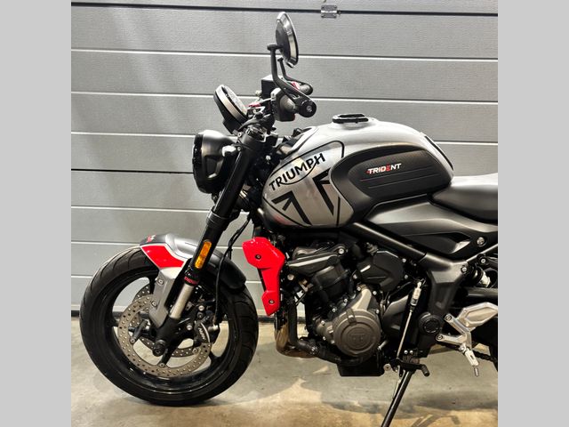 triumph - trident-660