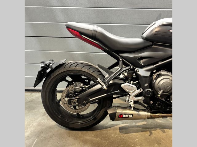 triumph - trident-660