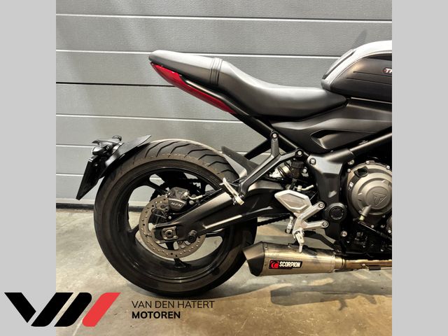 triumph - trident-660