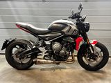 TRIUMPH TRIDENT 660