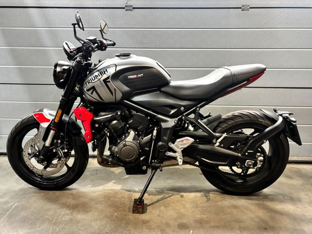 triumph - trident-660
