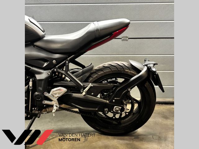 triumph - trident-660