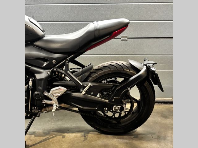 triumph - trident-660
