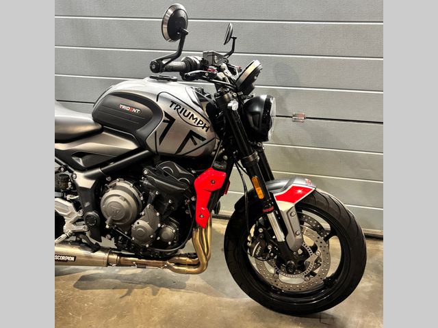 triumph - trident-660