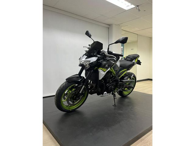 kawasaki - z900