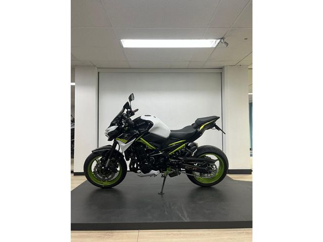 kawasaki - z900
