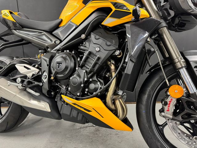triumph - street-triple-rs