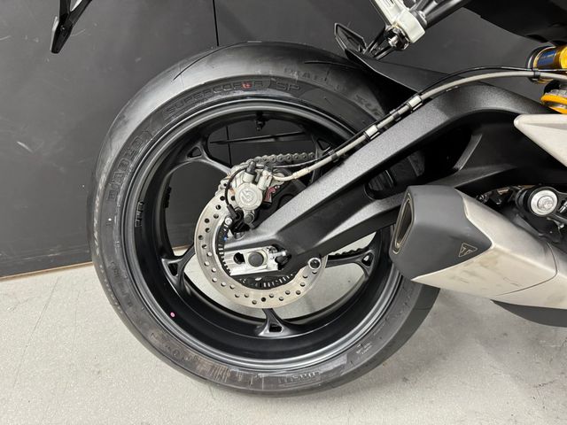 triumph - street-triple-rs