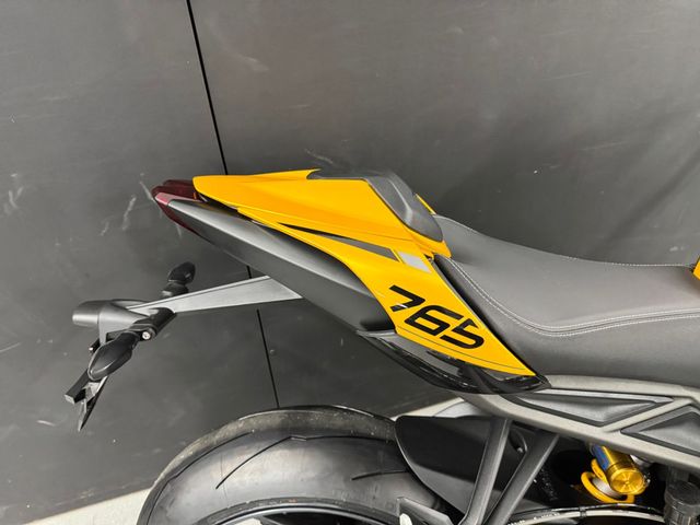 triumph - street-triple-rs