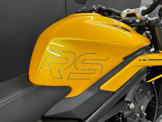 triumph - street-triple-rs