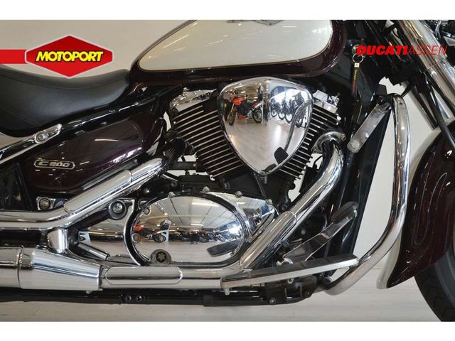 suzuki - c-800-intruder