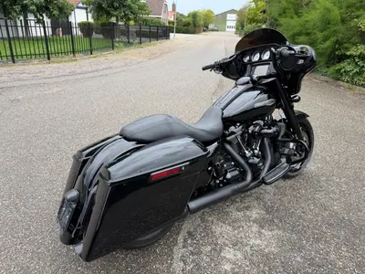 HARLEY-DAVIDSON STREET GLIDE SPECIAL FLHXS – foto 3