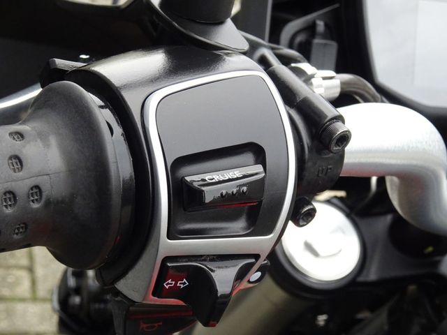 moto-guzzi - v-85-tt-travel