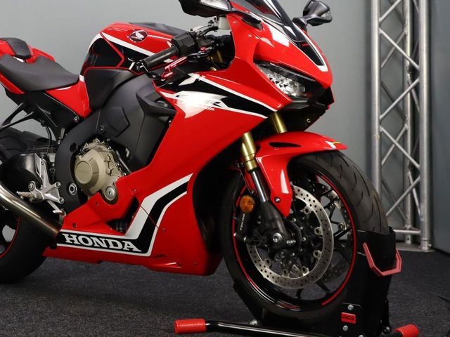 honda - cbr-1000-rr-fireblade