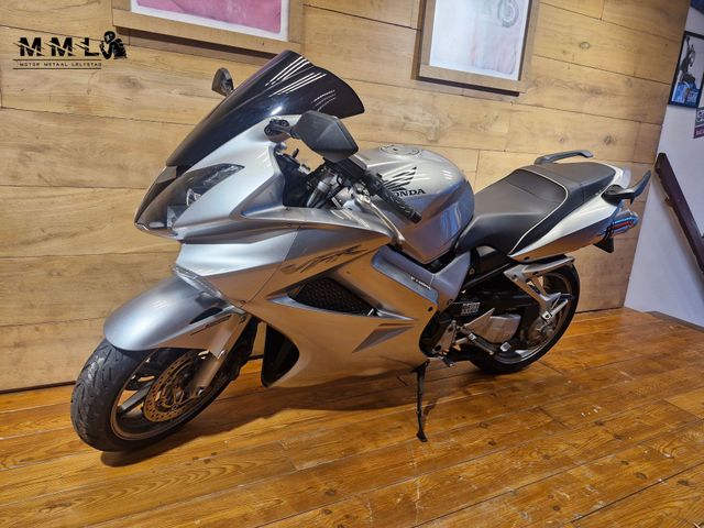 honda - vfr-800