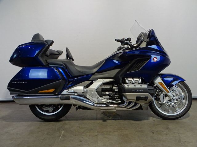 honda - gl-1800-goldwing-tour-dct