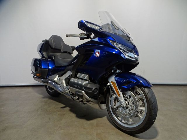 honda - gl-1800-goldwing-tour-dct