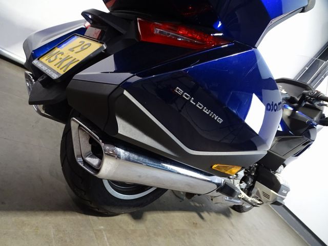 honda - gl-1800-goldwing-tour-dct