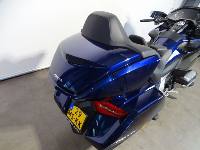 honda - gl-1800-goldwing-tour-dct