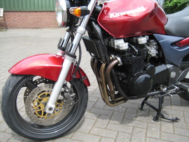 kawasaki - zr-750