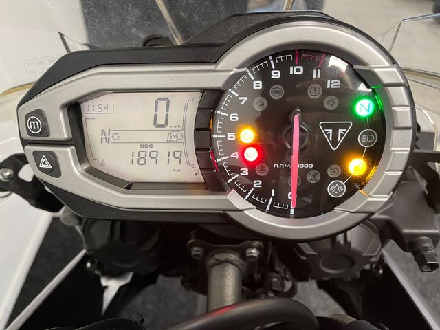 triumph - tiger-800-xcx