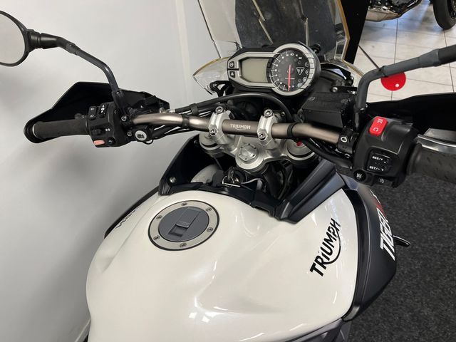 triumph - tiger-800-xcx